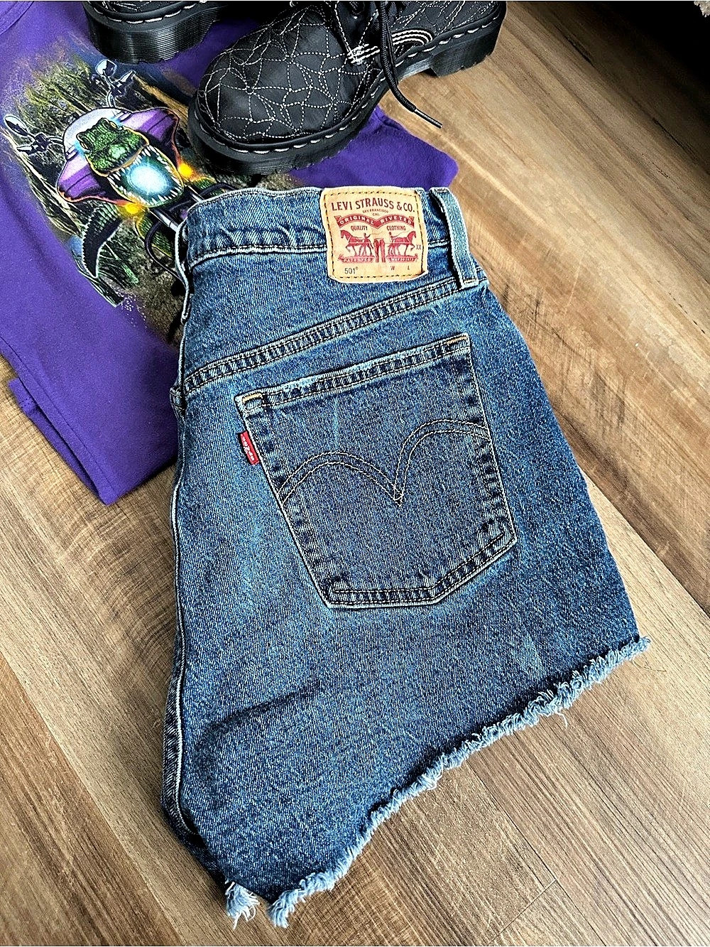 Levi's 501 Womens High Waisted Denim Shorts Size 31